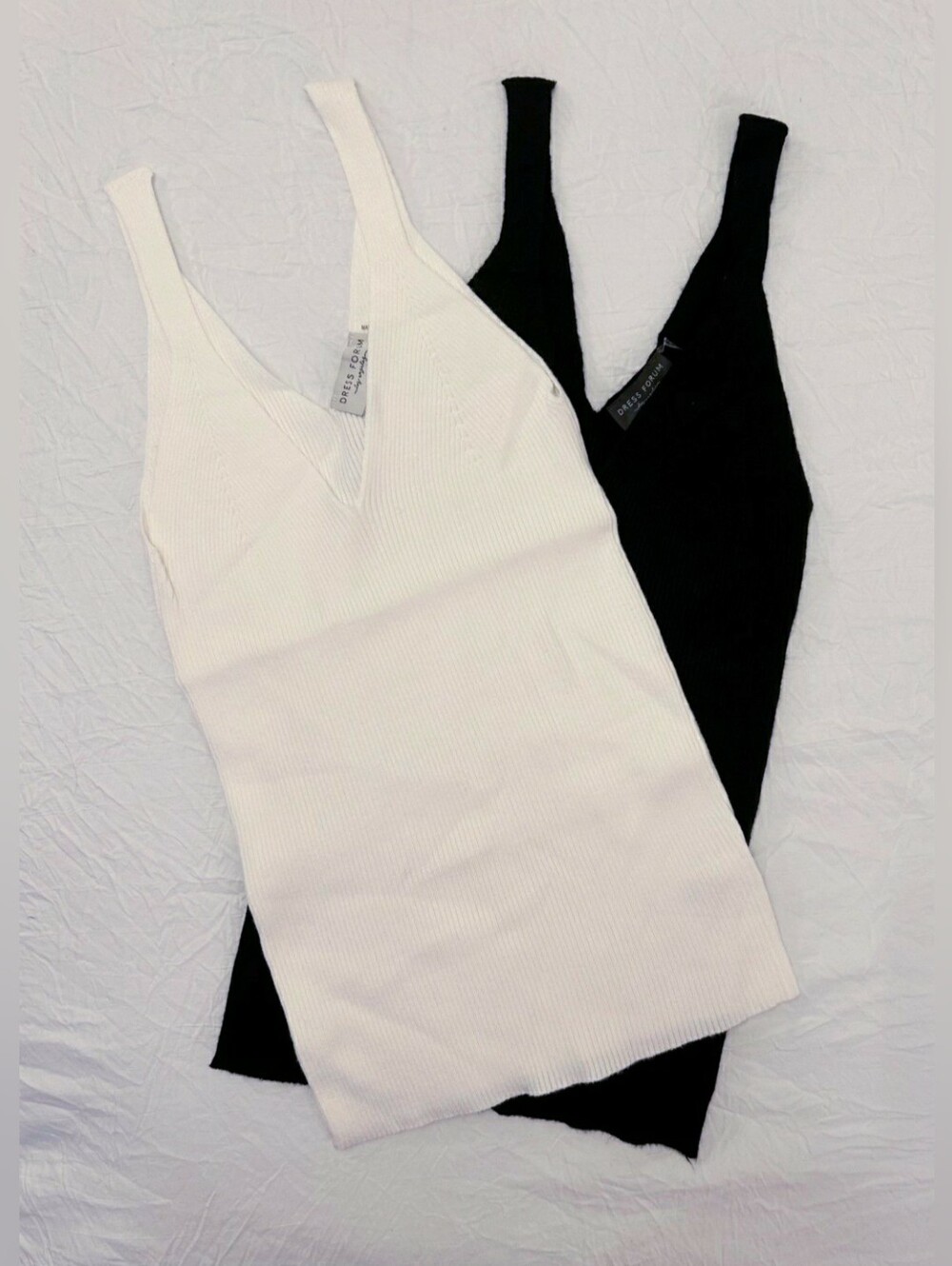 DRESS FORUM SWEATER TANKS